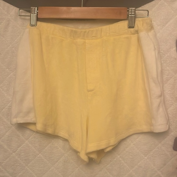 Reformation Walden Yellow and White Set - Picture 5 of 9